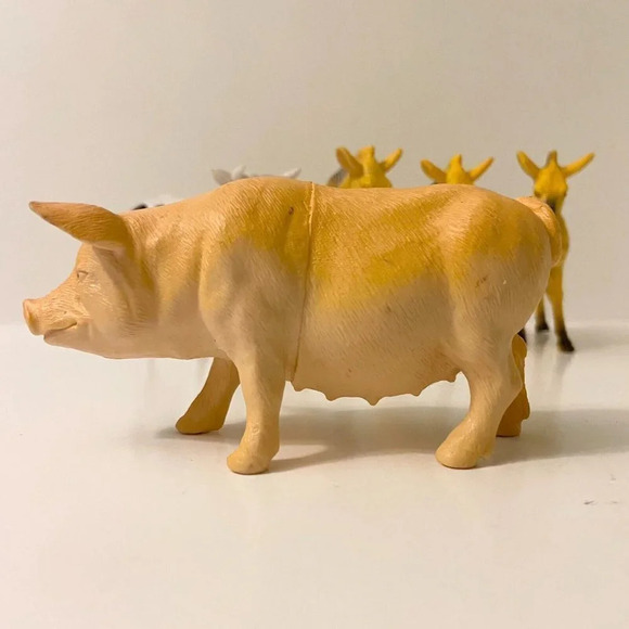 Assorted  Lot of 6 Animal Figures Cows Donkey Pigs Plastic Farm Animal Toys - Picture 6 of 16